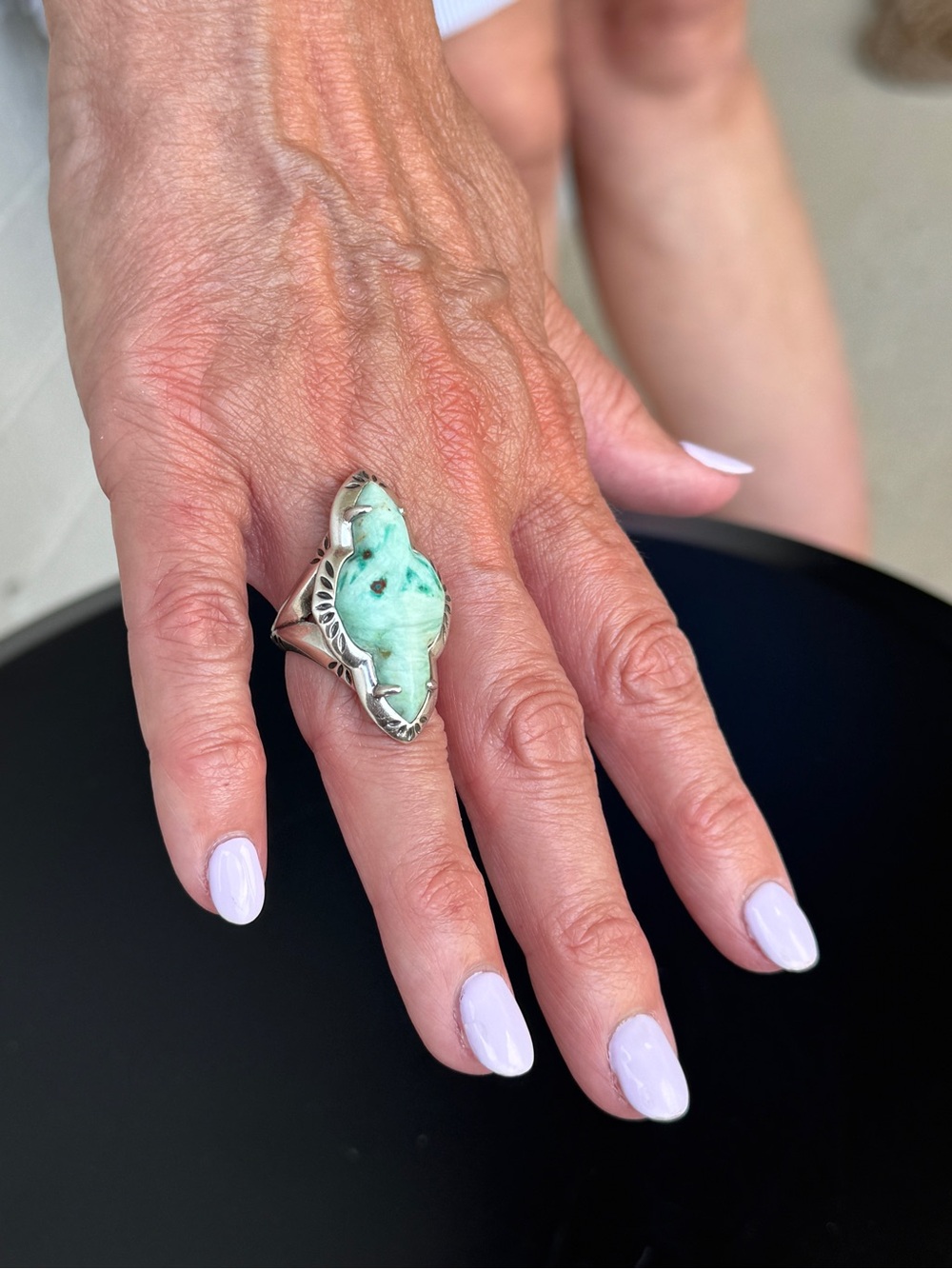 Yellow Rose Kendra Scott Abbie Vintage Silver Etch Frame Cocktail Ring - Picture 2 of 3